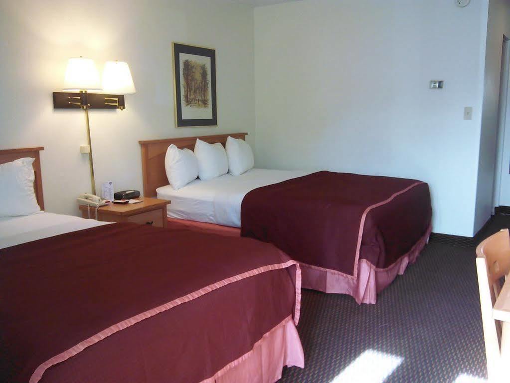 Howard Johnson By Wyndham קולורדו ספרינגס מראה חיצוני תמונה